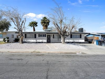 909 Hazard Ave, Las Vegas, NV, 89108