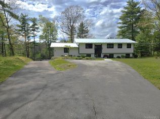 53 Lake Pleasant Dr, Staatsburg, NY 12580