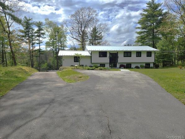 53 Lake Pleasant Dr