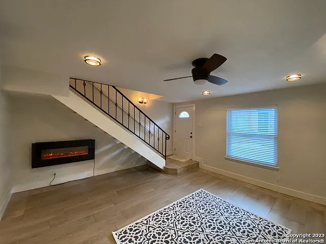 2811 Woodbury St #403 — Photo 4