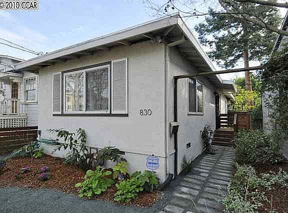 Front yard landscaped in 2009