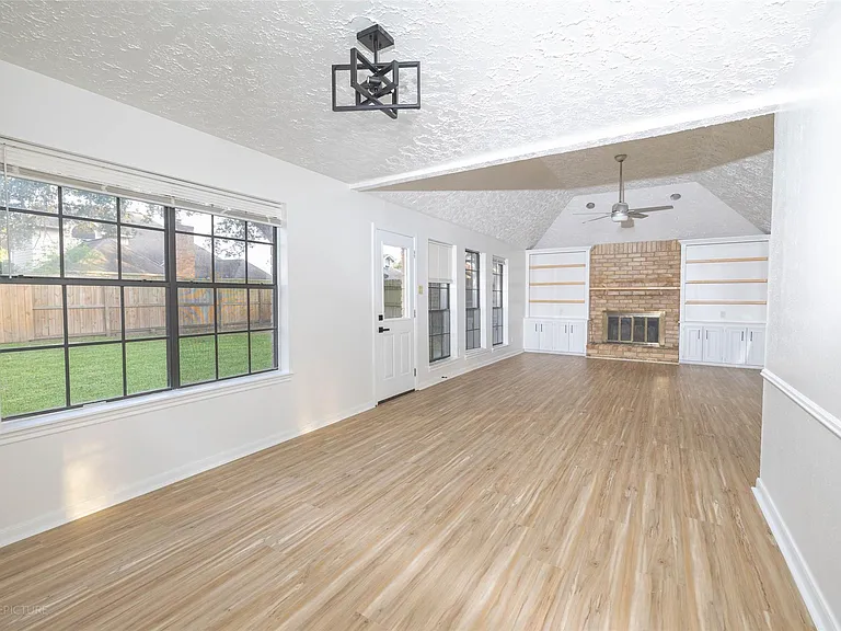 9810 Jockey Club Dr — Photo 6