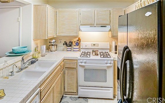 5th image of 24115 Del Monte Dr Unit 73