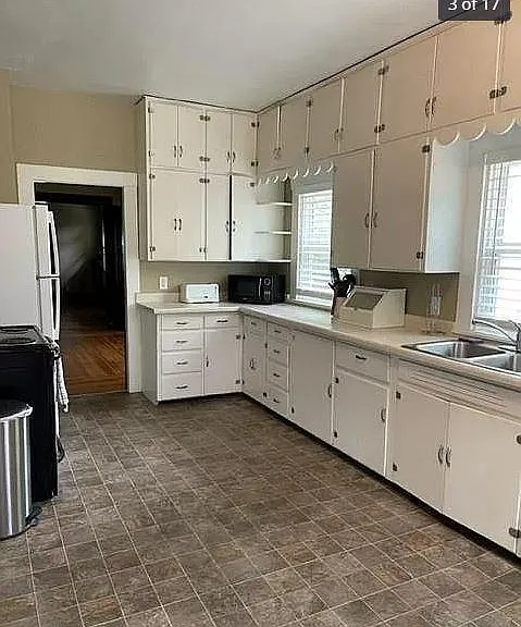 Furnished kitchen