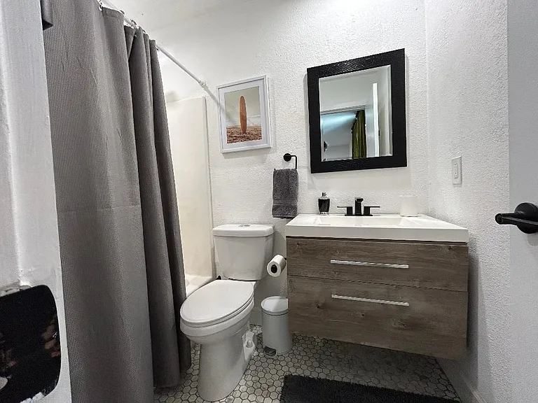 1325 Bagby Ave #A — Photo 10