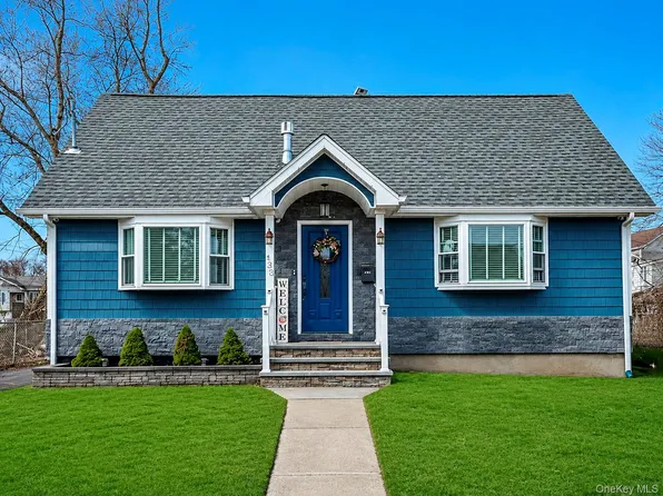 433 S 7th Street, Lindenhurst, NY 11757