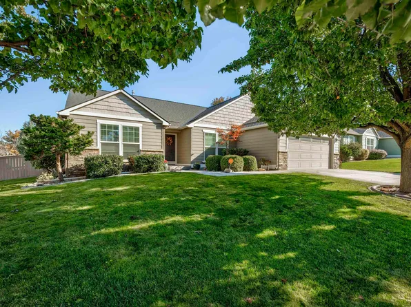 1601 S Jefferson Pl, Kennewick, WA 99338