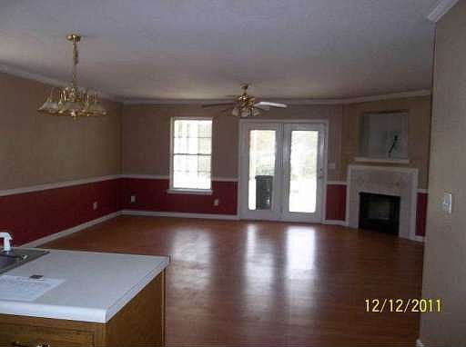 3rd image of 579 Flagstone Dr
