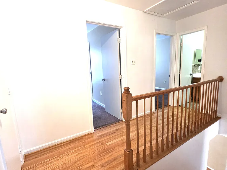 940 Newington Ct — Photo 7