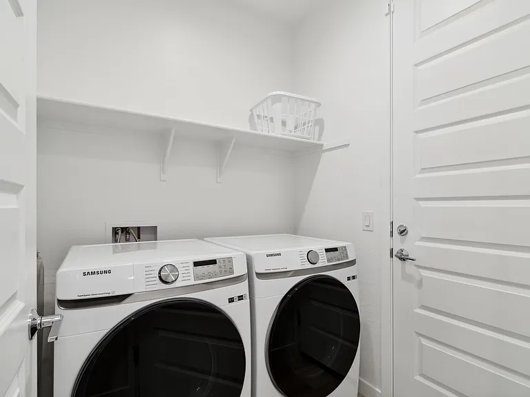 8904 W Solano Dr — Photo 16