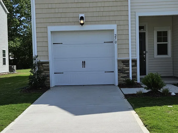 270 Paramount Dr, Smithfield, NC 27577