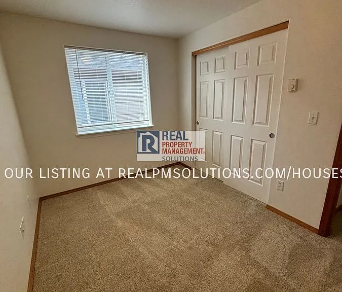 470 Lair Ln — Photo 9