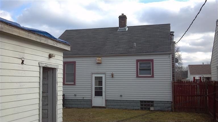 2nd image of 1115 177th Pl