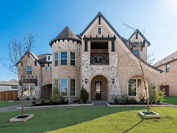 2nd image of 2704 Hartman Cir