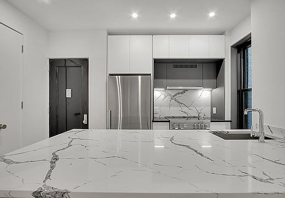 3rd image of 145 Henry St APT 5A