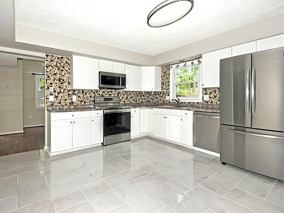 3rd image of 1303 Lopp Ct