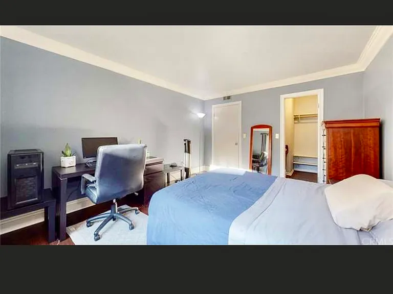 1101 W Macarthur Blvd #265 — Photo 3
