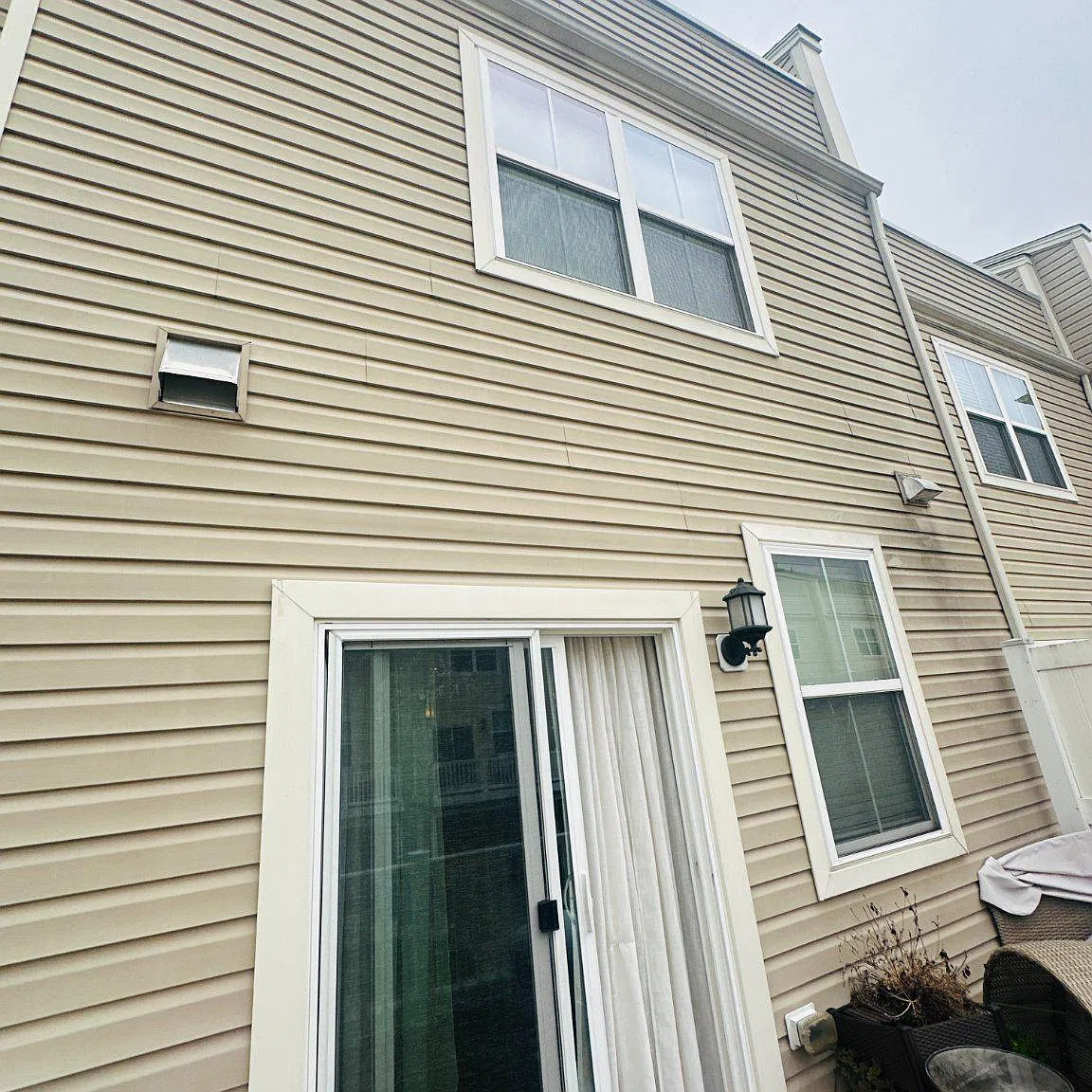 3 bed, 3.5 bath, 2654 sqft, $3,700 — Photo 3