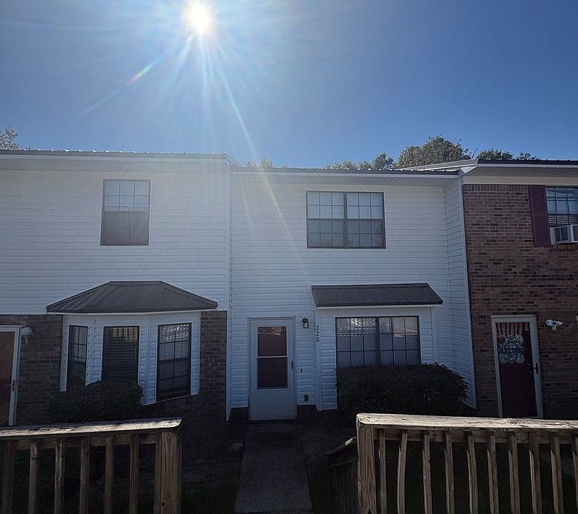 1st image of 228 Edith Way