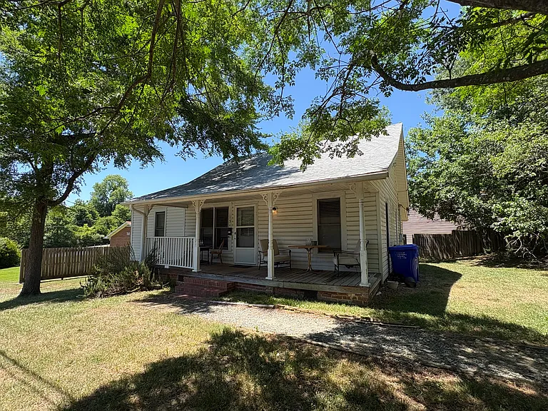 154 W Braxton Foushee St — Photo 1