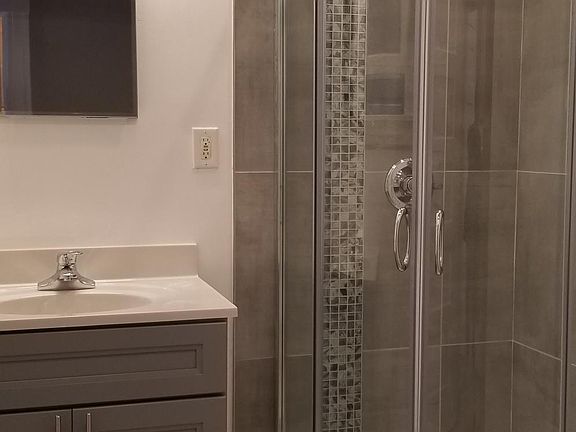 3rd image of 323 Willard St