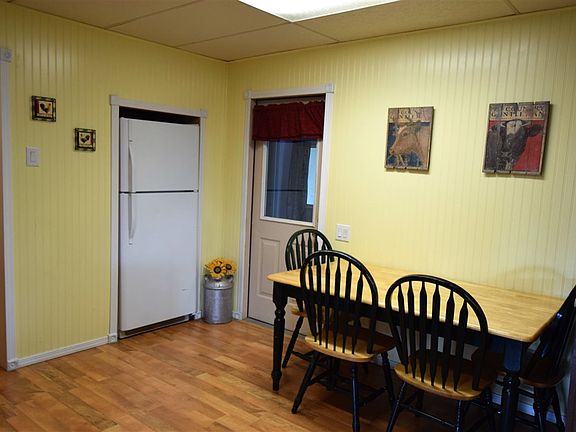 3rd image of 330 E King St