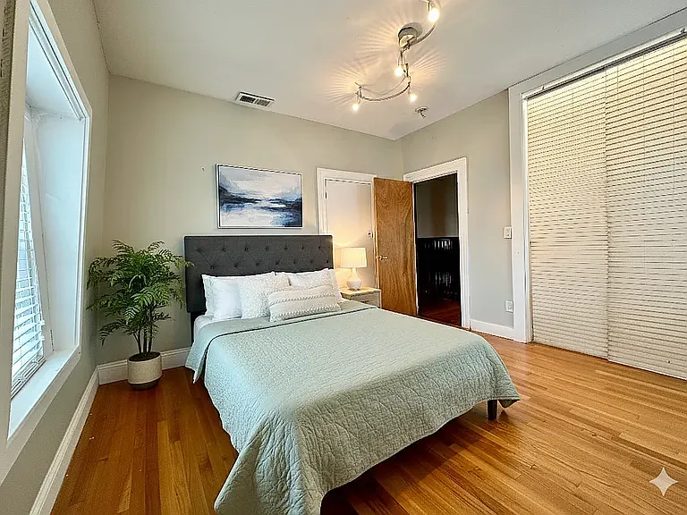 2 bed, 1000 sqft, $2,250 — Photo 4
