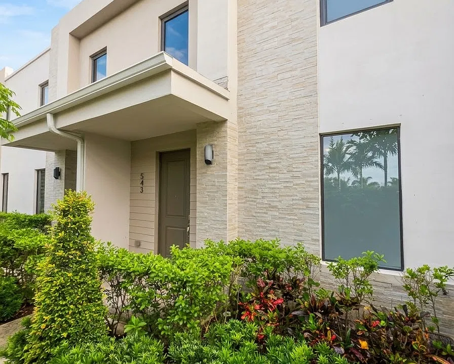 543 NW 17th St