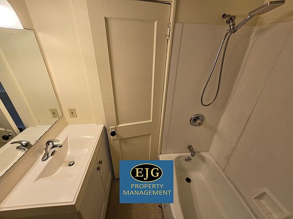 5th image of 30 Victoria St APT 4