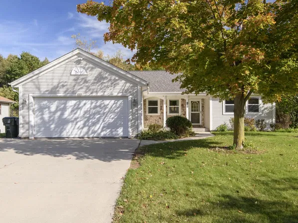 1301 Firethorn DRIVE, West Bend, WI 53090