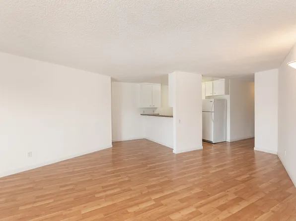 Santa Monica Mariner Village