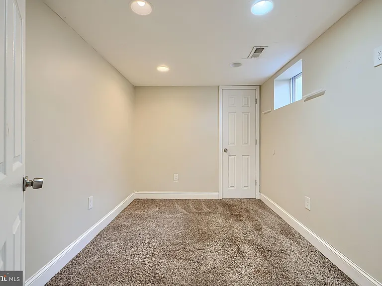 6110 Everall Ave — Photo 21