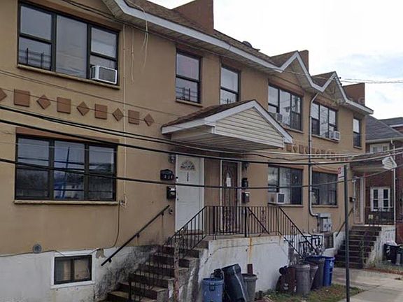 3rd image of 324 Beach 15th St Floor 1