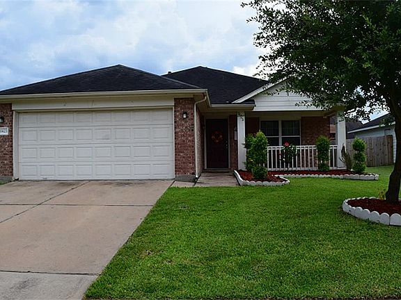 3rd image of 19623 Cozy Cabbin Dr