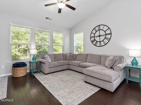 4th image of 632 Cambeck Drive SE Unit 4