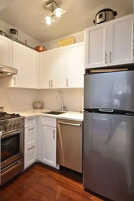 Sold by Green Line Realty | media 26