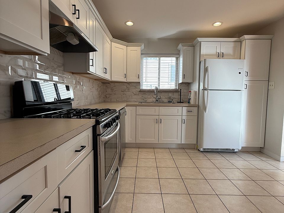 1st image of 41 Poplar Ave Floor 1