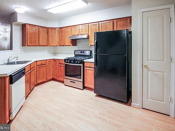 3rd image of 1817 Hillwood Ct #93