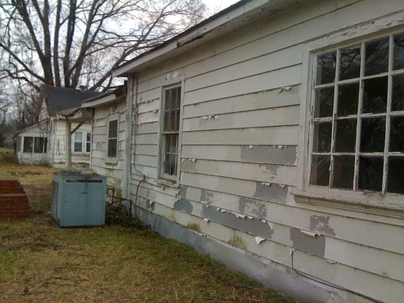 4th image of 602 Elm St