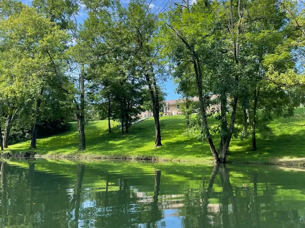 906 Riverside Cir, Celina, TN 38551