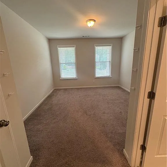 719 Saffron Blvd — Photo 7