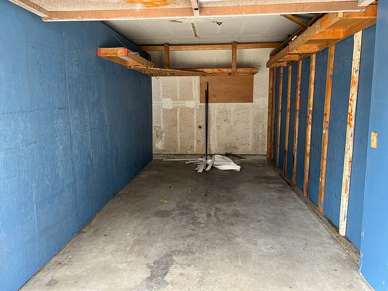 7921 Moonshadow Cir — Photo 21