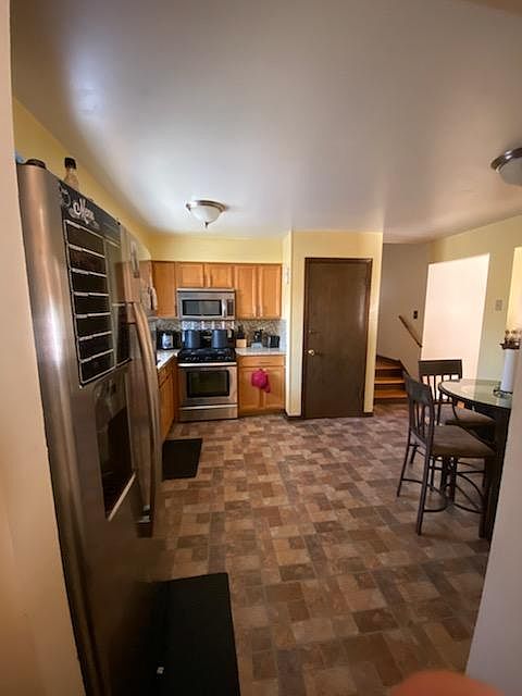 1st image of 615 Escanaba Ave
