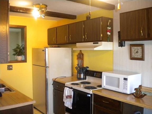 3rd image of 1641 W Edgerton Ave #1209