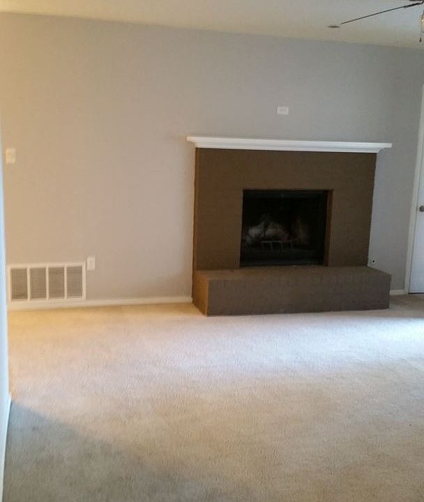 1st image of 318 NW Compass Dr