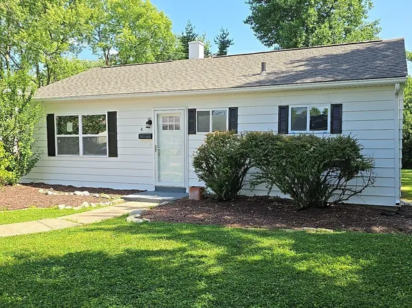 4 Dale Allen Dr, Swansea, IL 62226