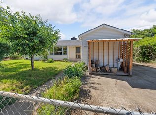 422 E 2nd Ave, Riddle, OR 97469