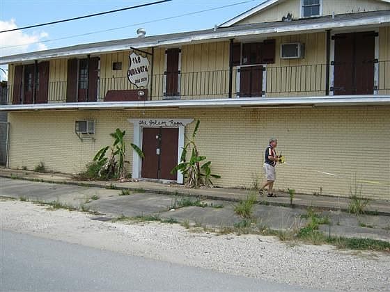 1st image of 350 Douglas Ln