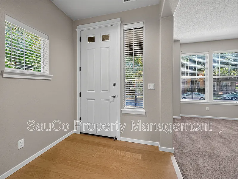 2 bed, 2.5 bath, 1200 sqft, $2,100 — Photo 3