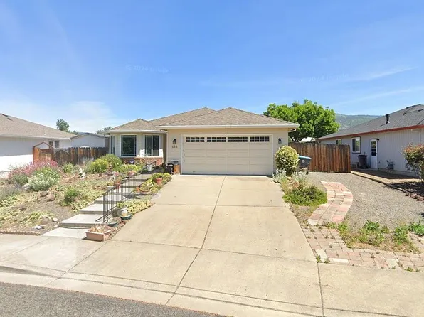 158 Meadow View Dr, Phoenix, OR 97535